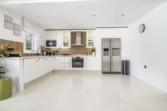 3 makuuhuone Omakotitalo myytävänä paikassa Nueva Andalucia, Marbella - 875 000 € (Ref: 10051495)