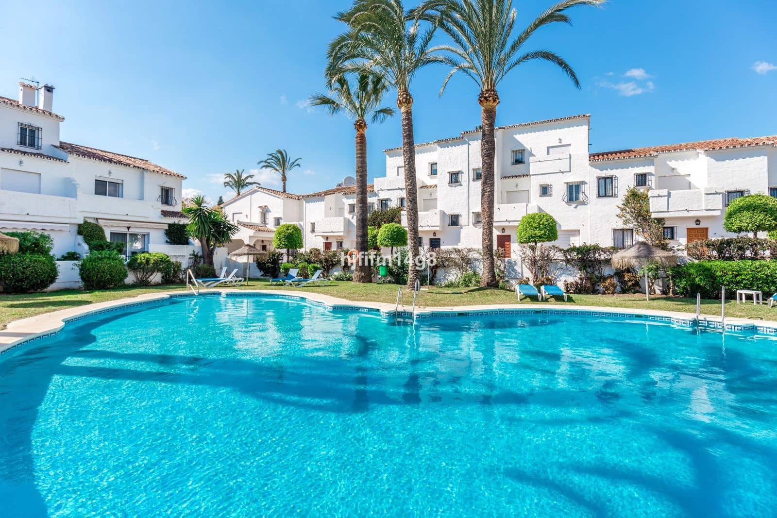 3 makuuhuone Omakotitalo myytävänä paikassa Nueva Andalucia - 875 000 € (Ref: 10051495)