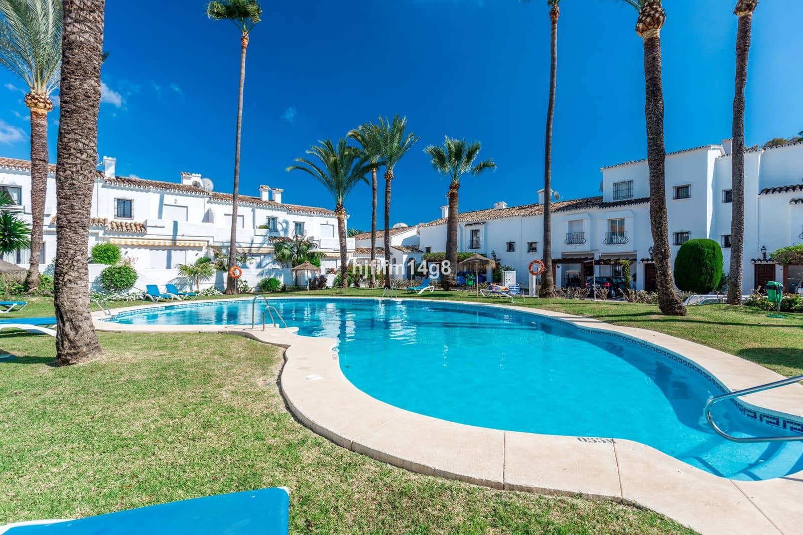 3 makuuhuone Omakotitalo myytävänä paikassa Nueva Andalucia - 875 000 € (Ref: 10051495)