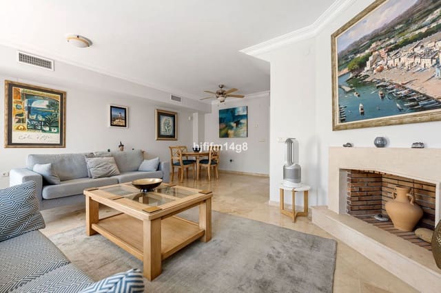 3 bedroom Townhouse for sale in Nueva Andalucia, Marbella - € 825,000 (Ref: 10051496)