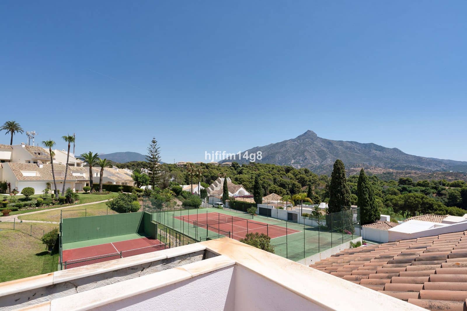 3 bedroom Townhouse for sale in Nueva Andalucia - € 825,000 (Ref: 10051496)
