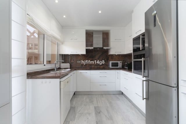4 sovrum Takvåning till salu i Nueva Andalucia, Marbella - 1 950 000 € (Ref: 10051497)