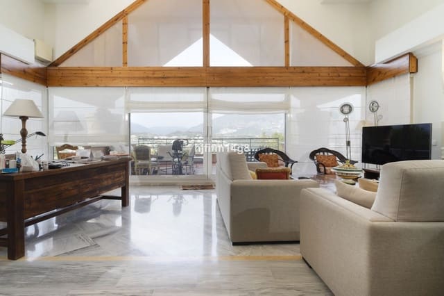 4 sovrum Takvåning till salu i Nueva Andalucia, Marbella - 1 950 000 € (Ref: 10051497)