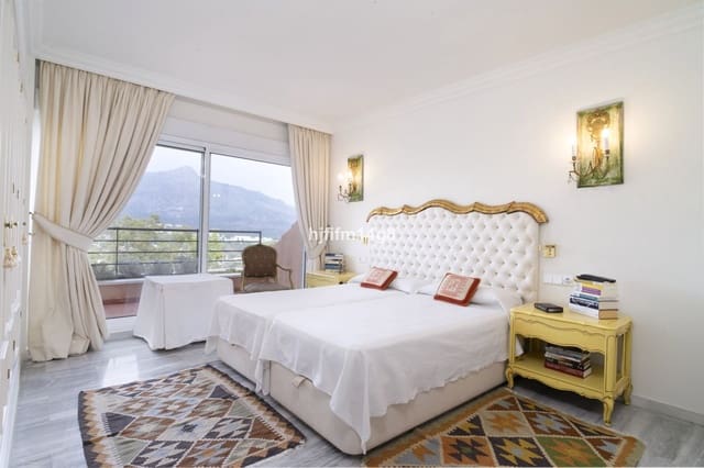 4 sovrum Takvåning till salu i Nueva Andalucia, Marbella - 1 950 000 € (Ref: 10051497)