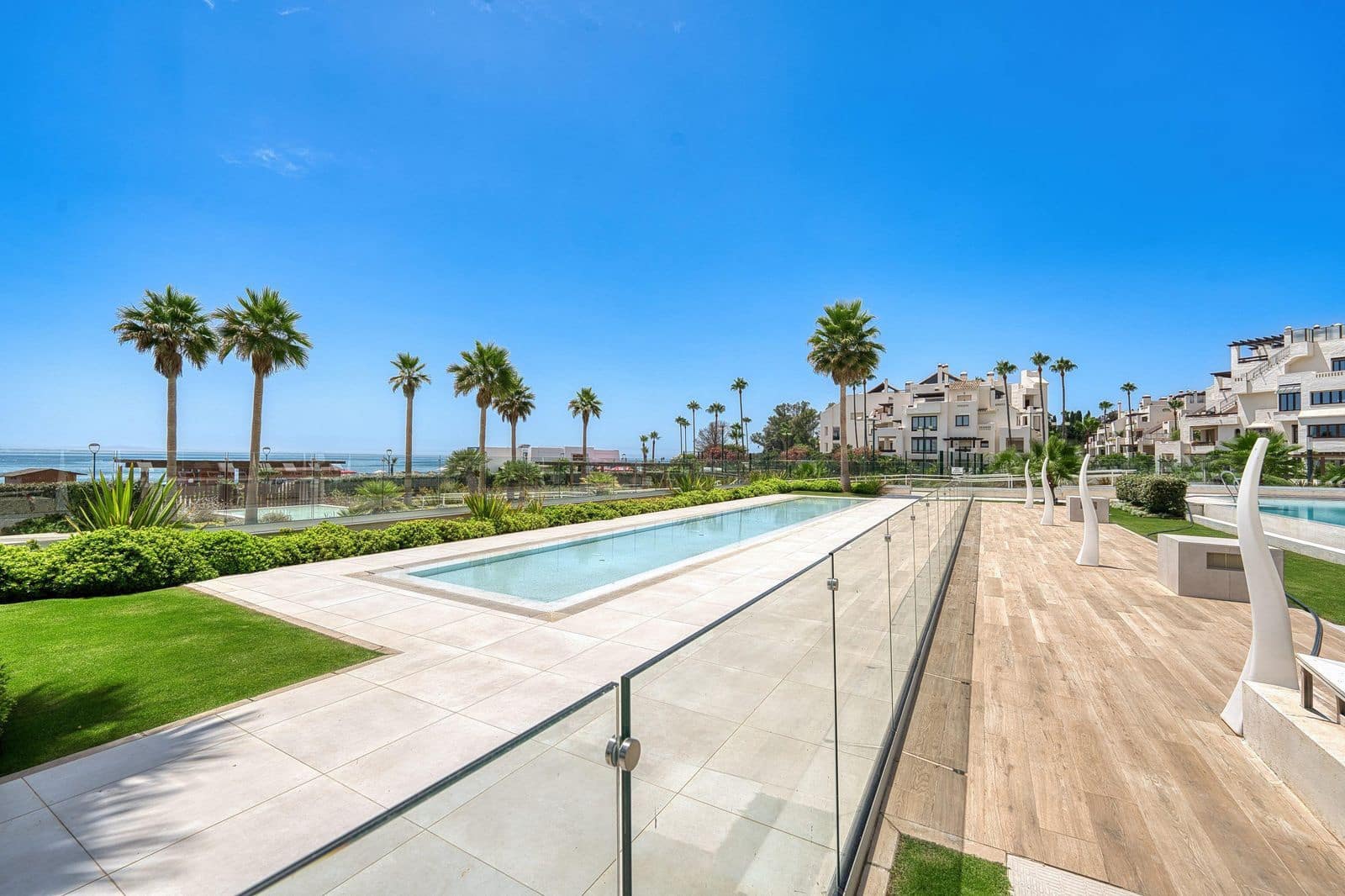 3 slaapkamer Appartement te koop in Estepona - € 1.850.000 (Ref: 10051503)