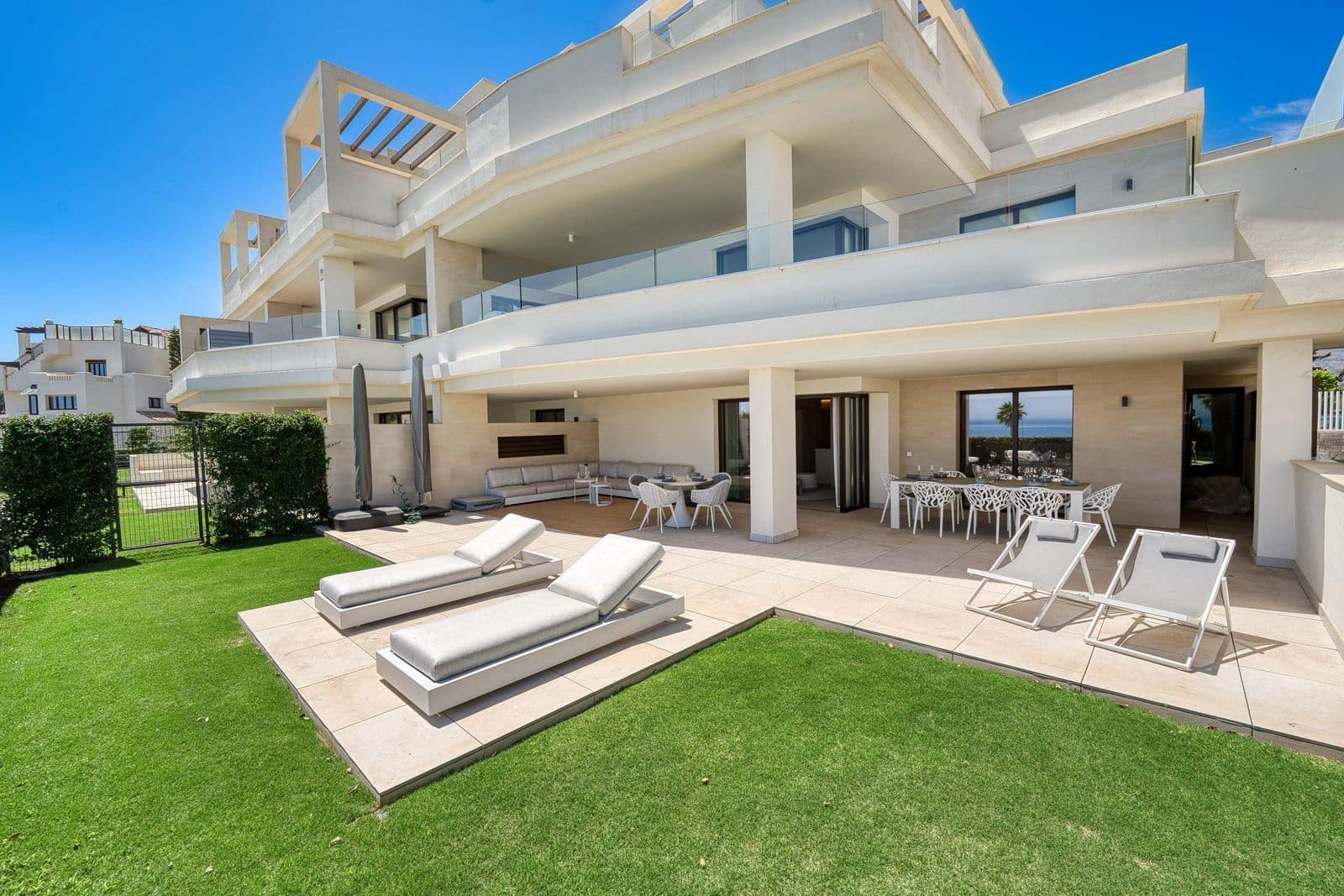 3 slaapkamer Appartement te koop in Estepona - € 1.850.000 (Ref: 10051503)