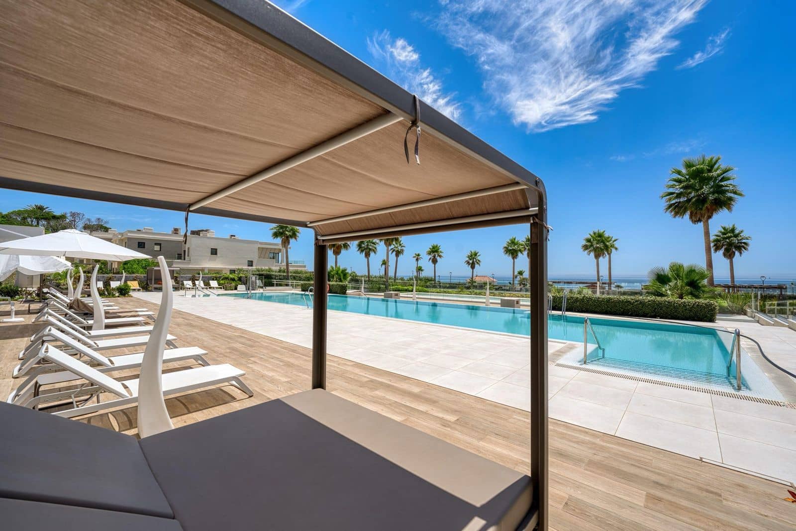 3 slaapkamer Appartement te koop in Estepona - € 1.850.000 (Ref: 10051503)