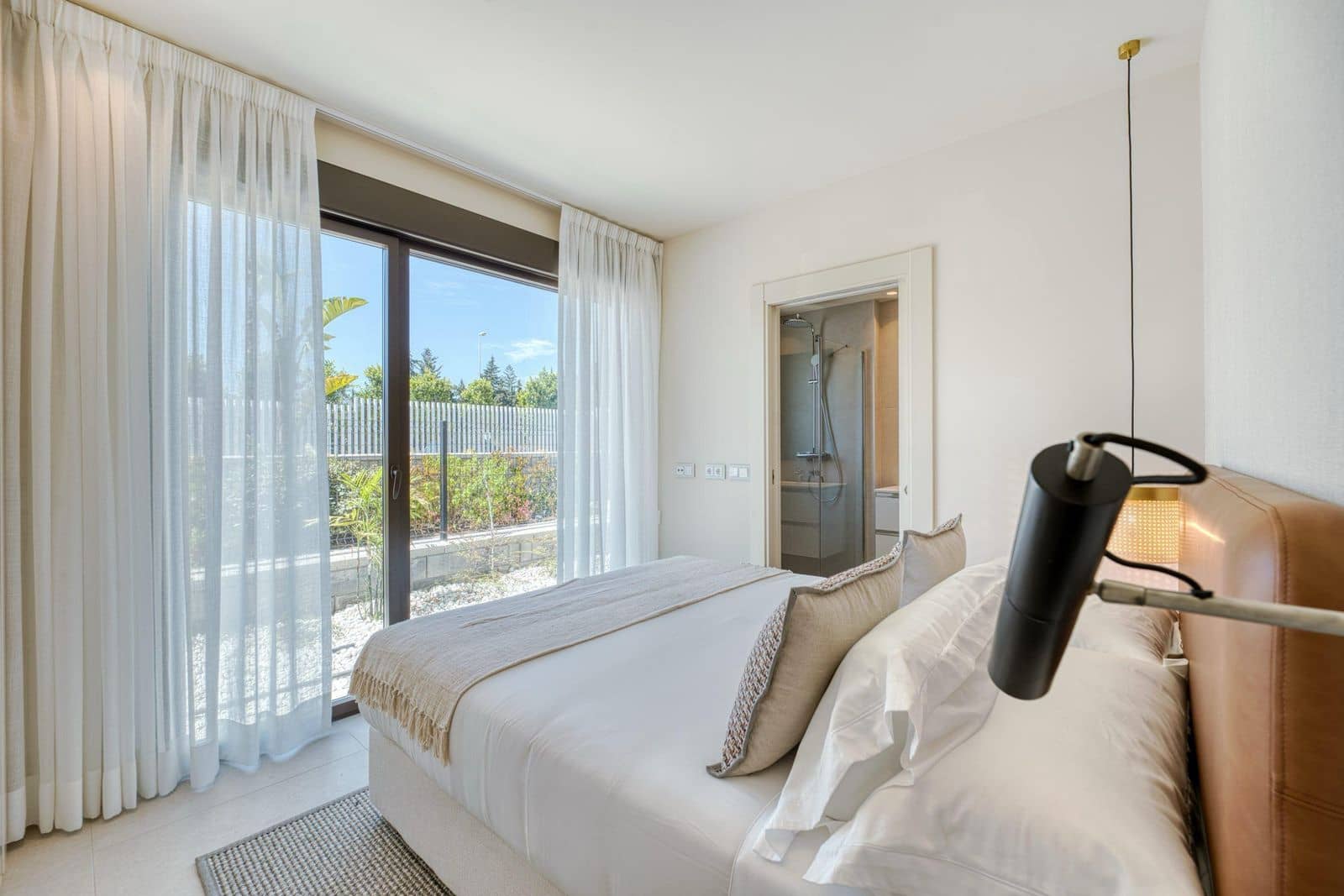 3 slaapkamer Appartement te koop in Estepona - € 1.850.000 (Ref: 10051503)