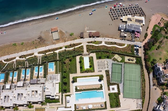 3 slaapkamer Appartement te koop in Estepona - € 1.850.000 (Ref: 10051503)