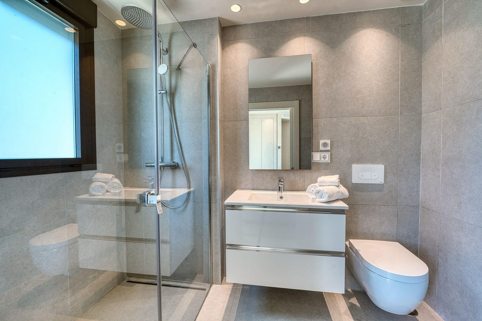 3 slaapkamer Appartement te koop in Estepona - € 1.850.000 (Ref: 10051503)