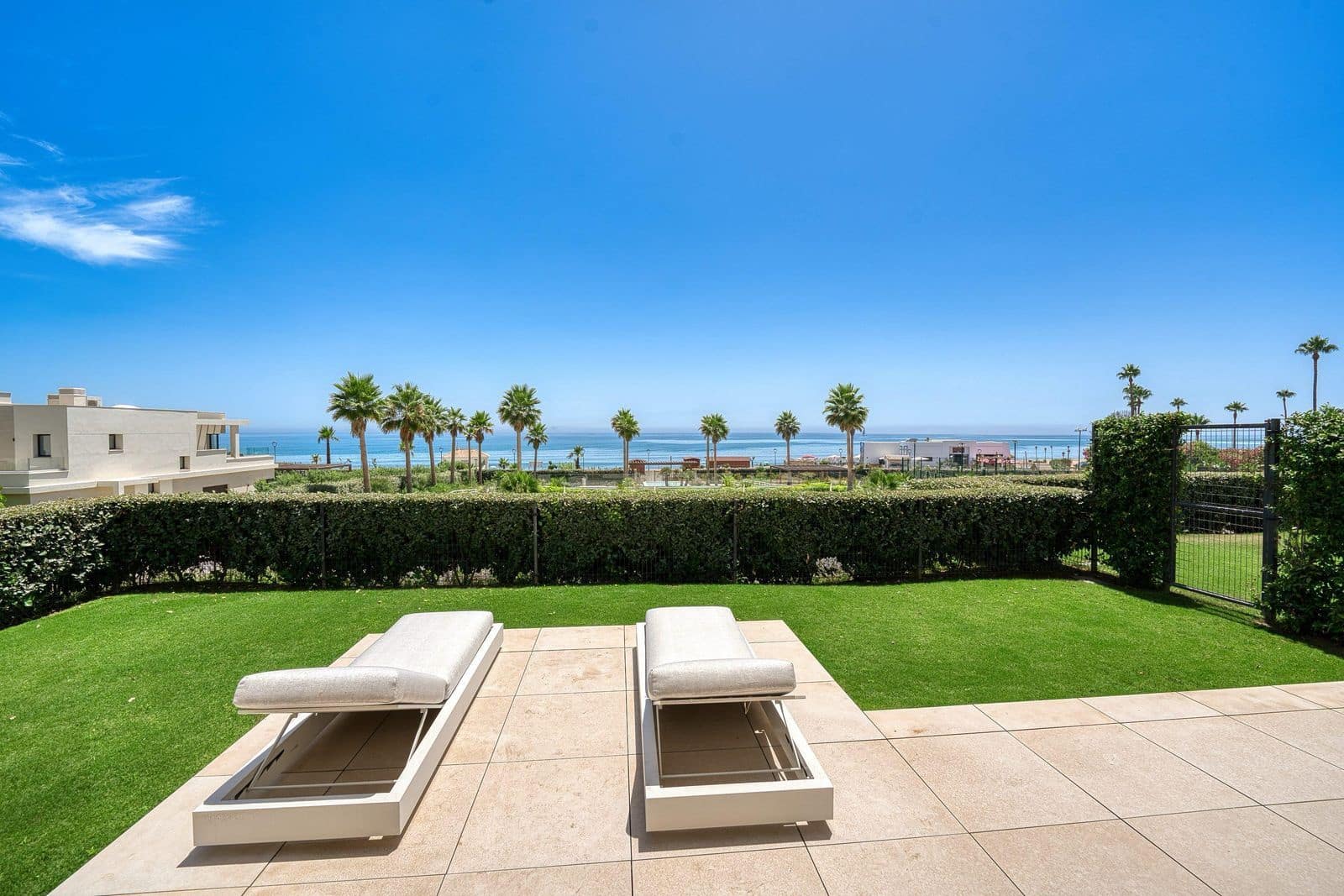 3 slaapkamer Appartement te koop in Estepona - € 1.850.000 (Ref: 10051503)