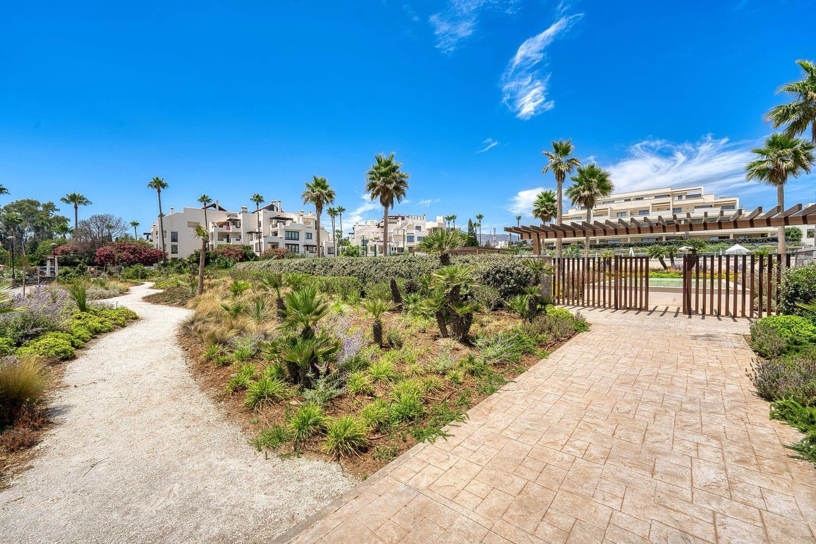 3 slaapkamer Appartement te koop in Estepona - € 1.850.000 (Ref: 10051503)