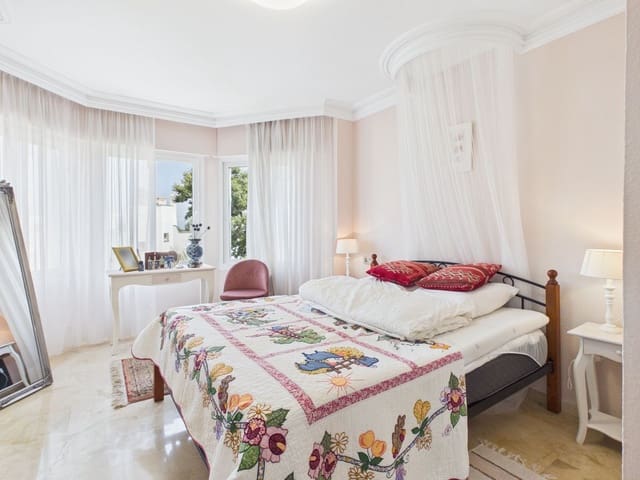4 chambre Maison de Ville à vendre à Selwo, Estepona - 699 000 € (Ref: 10051504)
