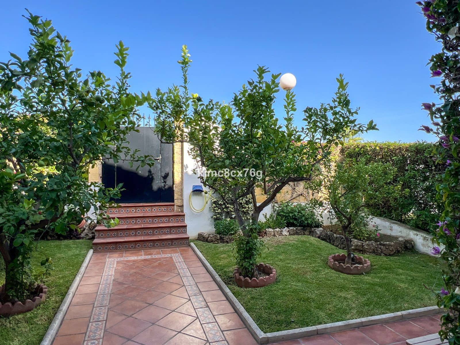 4 bedroom Townhouse for sale in Calahonda - € 690,000 (Ref: 10051508)