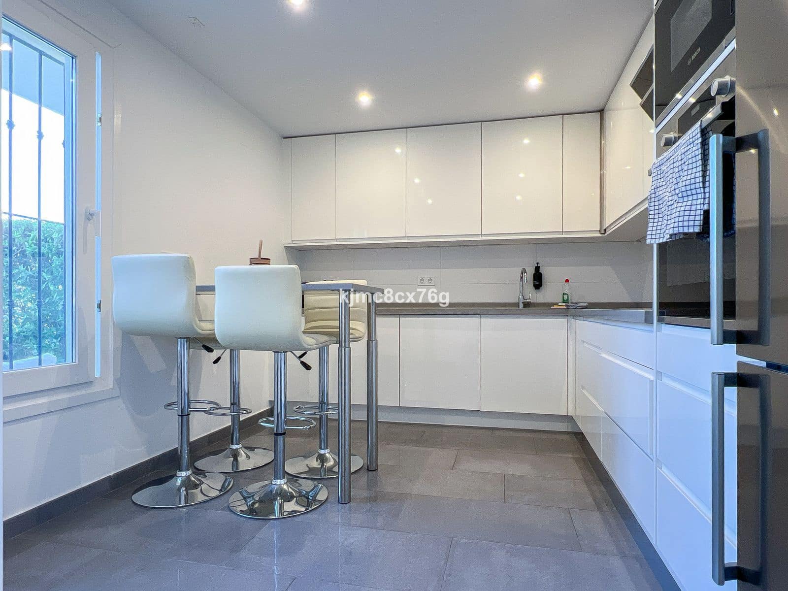 4 bedroom Townhouse for sale in Calahonda - € 690,000 (Ref: 10051508)