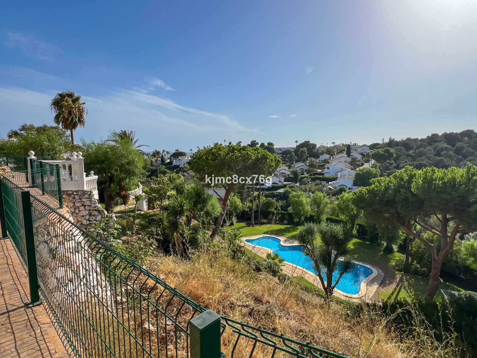 4 bedroom Townhouse for sale in Calahonda - € 690,000 (Ref: 10051508)