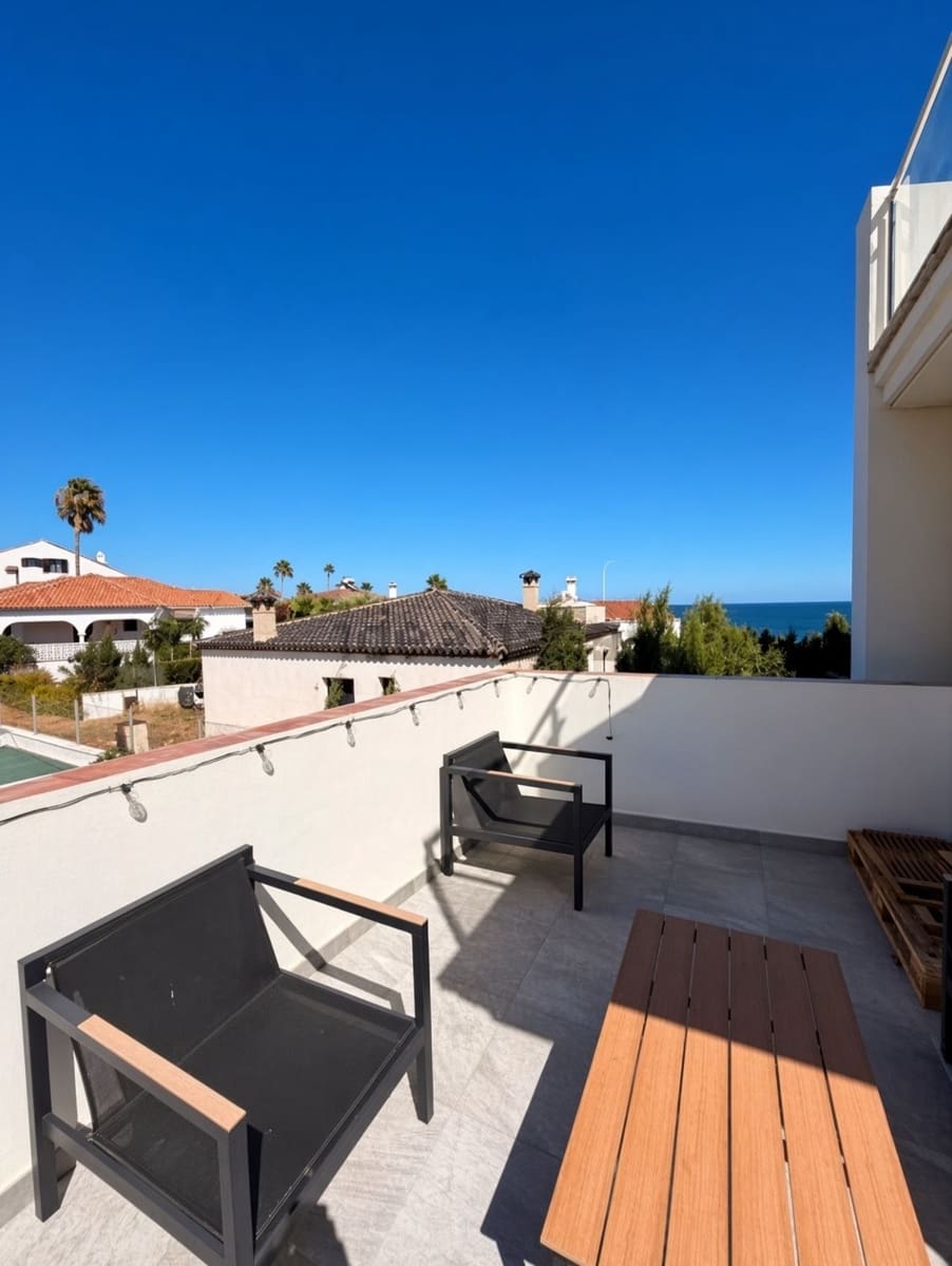 1 sovrum Lägenhet till salu i Torreguadiaro - 450 000 € (Ref: 10051510)