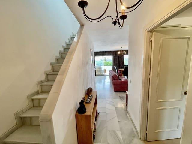 Pareado de 3 habitaciones en La Duquesa / Puerto de la Duquesa, Manilva en venta - 395.000 € (Ref: 10051511)