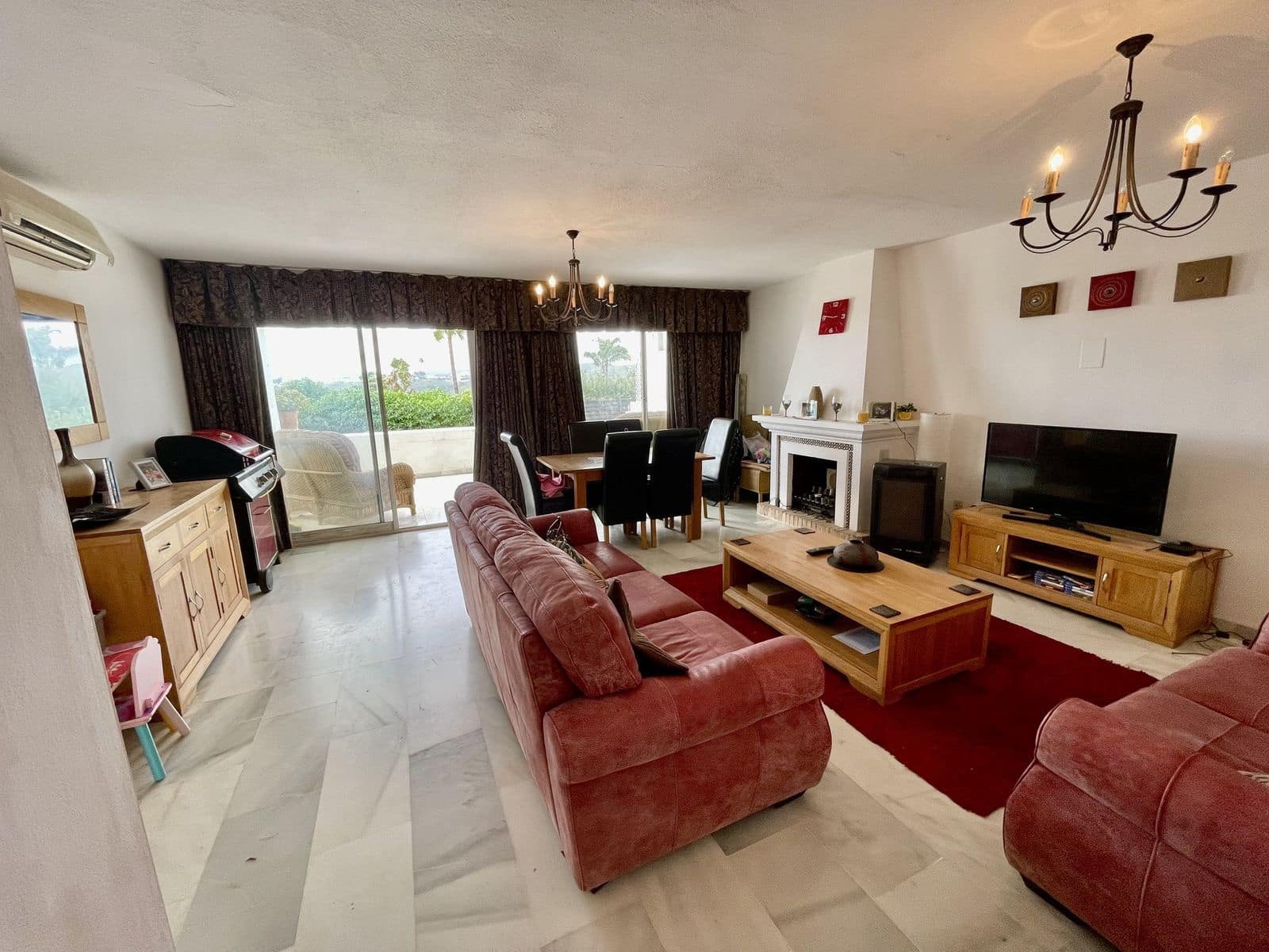 3 bedroom Semi-detached Villa for sale in La Duquesa / Puerto de la Duquesa - € 395,000 (Ref: 10051511)
