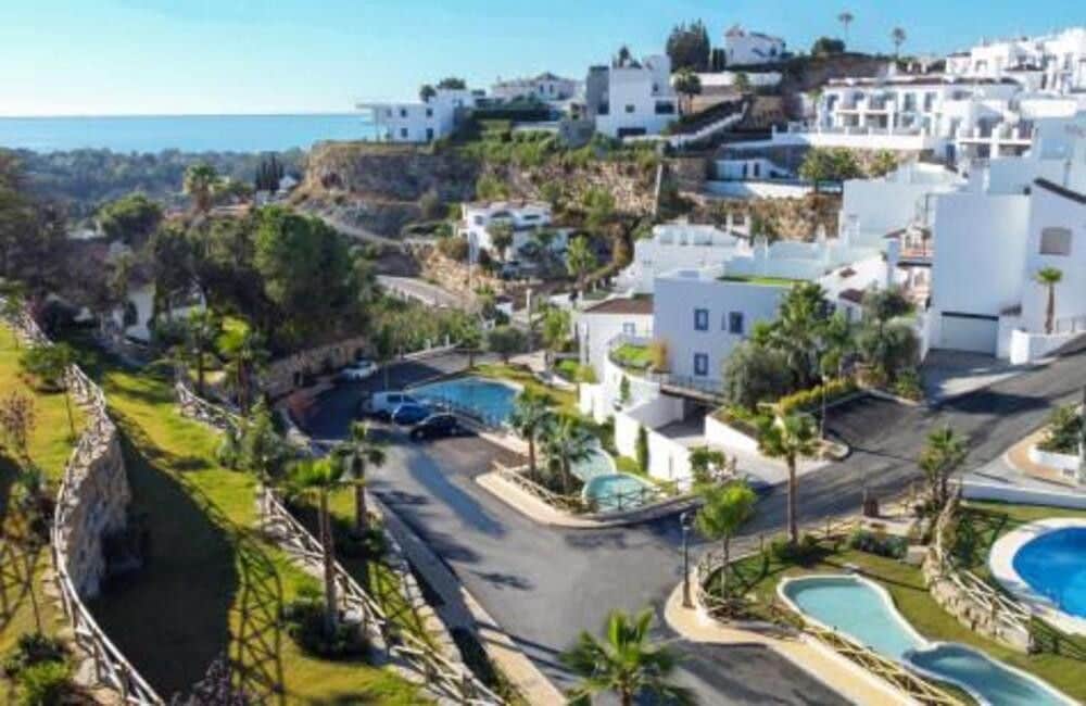 3 bedroom Apartment for sale in Benahavis - € 597,000 (Ref: 10051514)