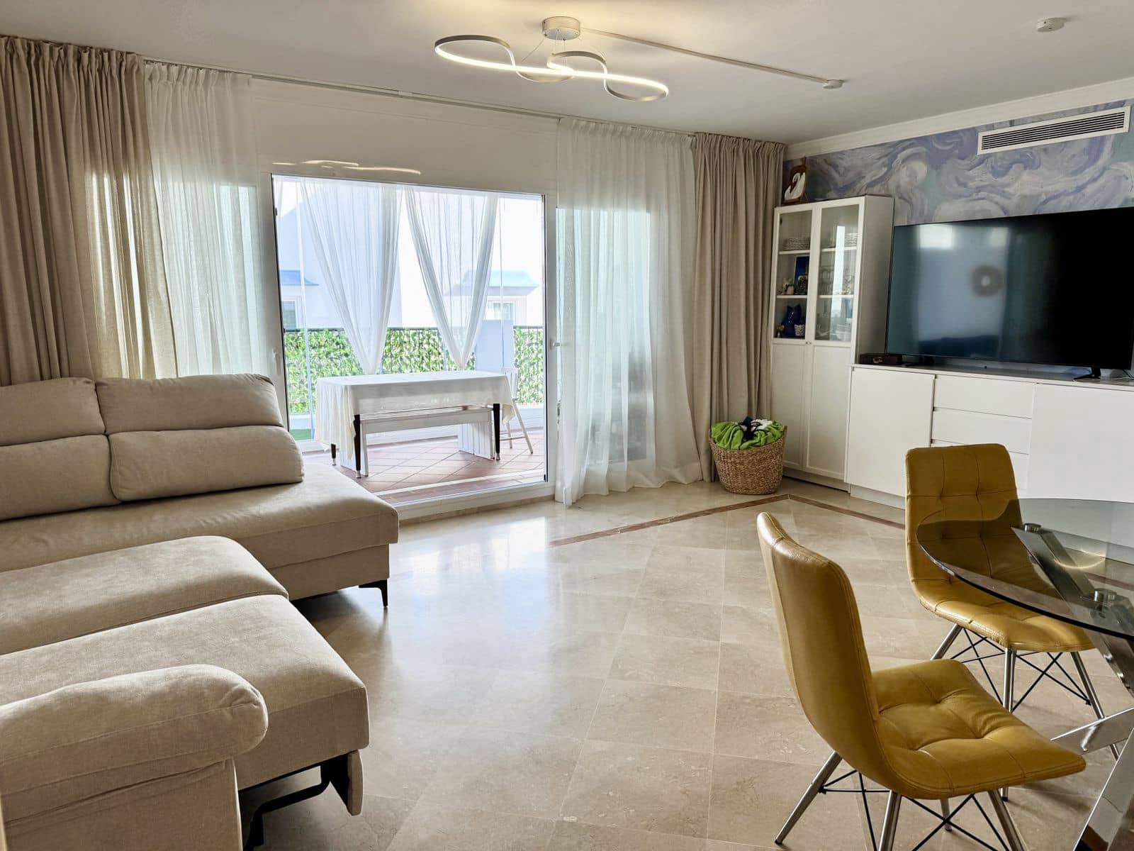3 bedroom Apartment for sale in Benahavis - € 597,000 (Ref: 10051514)
