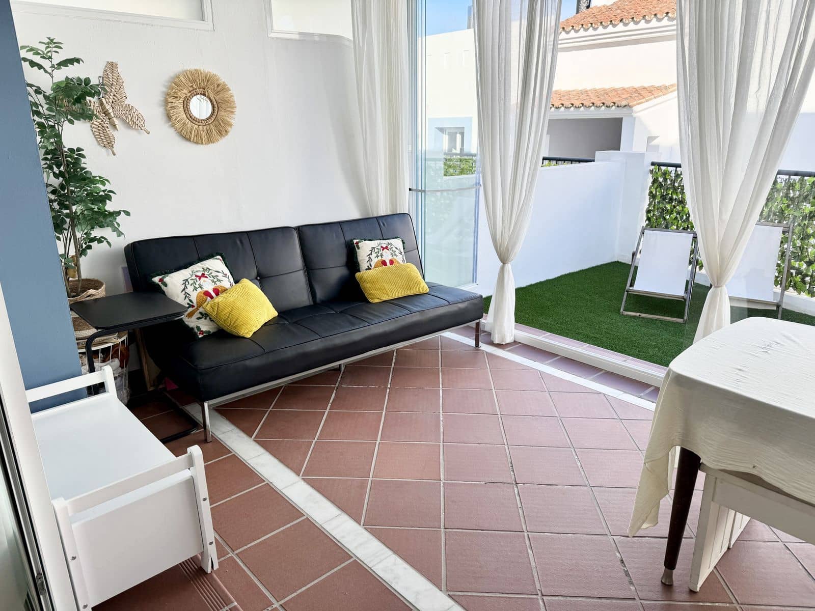 3 bedroom Apartment for sale in Benahavis - € 597,000 (Ref: 10051514)