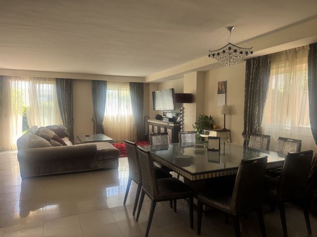 3 quarto Casa em Banda para venda em El Paraiso, Estepona - 580 000 € (Ref: 10051519)
