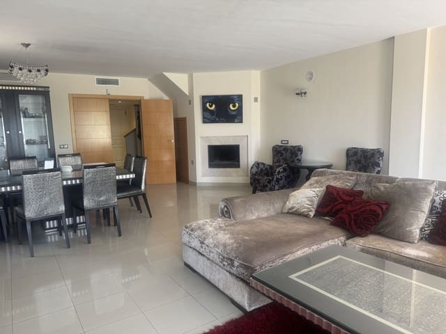 3 quarto Casa em Banda para venda em El Paraiso, Estepona - 580 000 € (Ref: 10051519)
