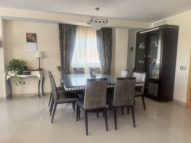 3 quarto Casa em Banda para venda em El Paraiso, Estepona - 580 000 € (Ref: 10051519)