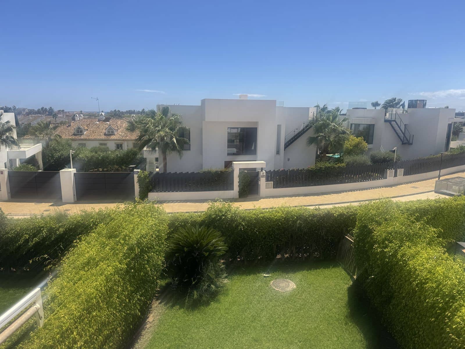 3 bedroom Townhouse for sale in El Paraiso - € 580,000 (Ref: 10051519)
