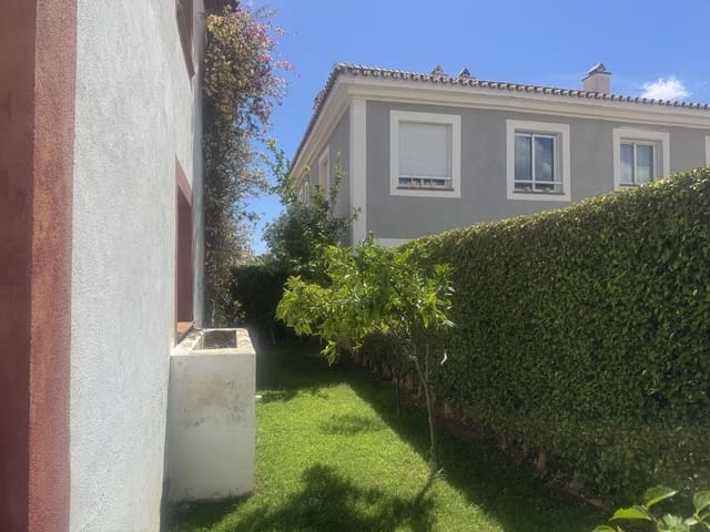 3 quarto Casa em Banda para venda em El Paraiso, Estepona - 580 000 € (Ref: 10051519)