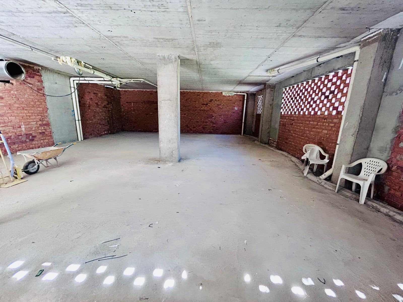 Kaupallinen myytävänä paikassa Nueva Andalucia - 495 000 € (Ref: 10051523)