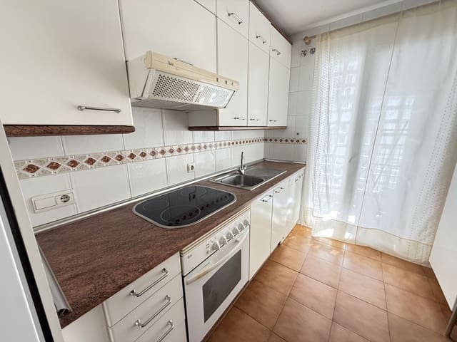 2 bedroom Apartment for sale in Puerto Banus, Marbella - € 779,000 (Ref: 10051524)