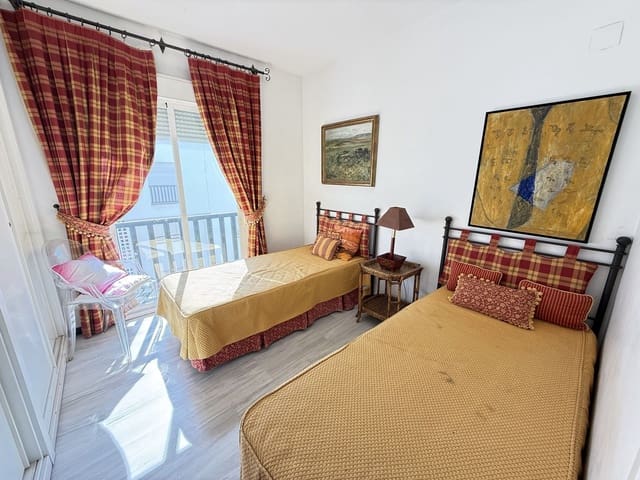 2 bedroom Apartment for sale in Puerto Banus, Marbella - € 779,000 (Ref: 10051524)