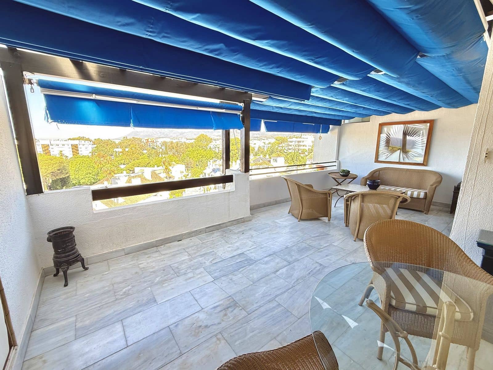2 bedroom Apartment for sale in Puerto Banus - € 779,000 (Ref: 10051524)