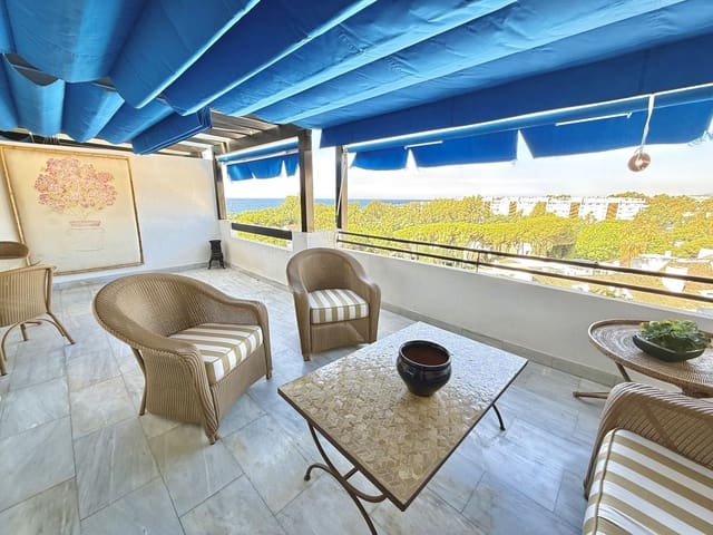 2 bedroom Apartment for sale in Puerto Banus, Marbella - € 779,000 (Ref: 10051524)