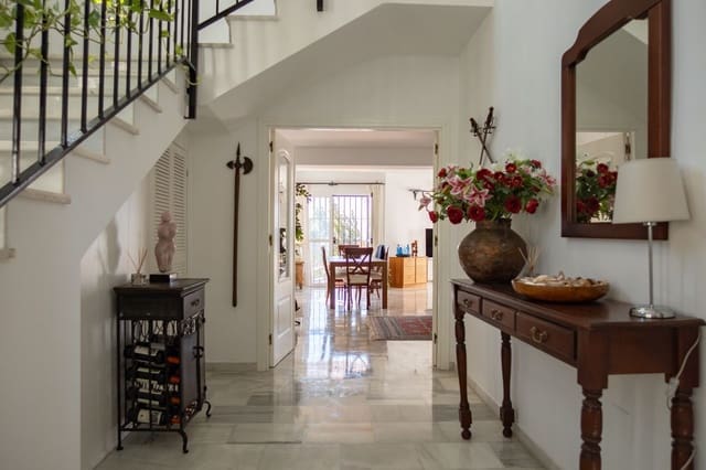3 slaapkamer Villa te koop in El Padrón, Estepona - € 1.100.000 (Ref: 10051525)