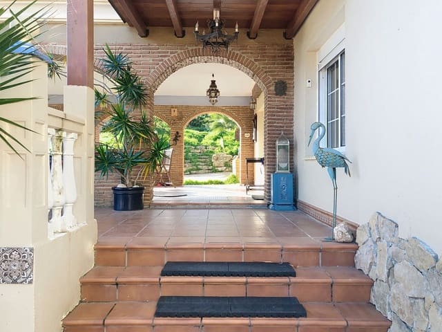 6 sovrum Villa till salu i Guadalobón, Estepona - 1 270 000 € (Ref: 10051527)