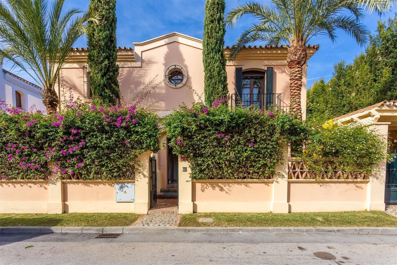 5 Zimmer Villa zu verkaufen in Guadalmina - 1.900.000 € (Ref: 10051531)