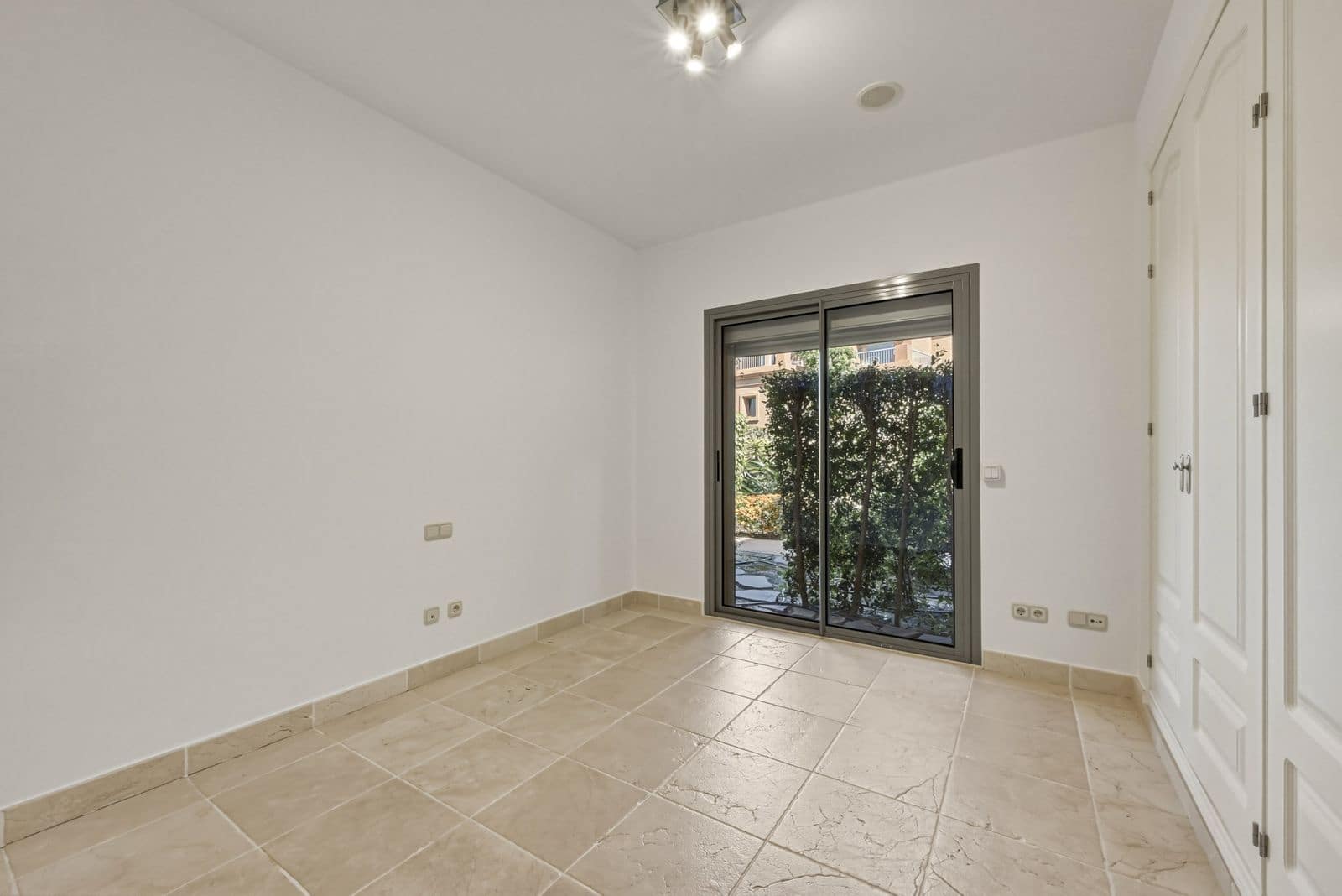 2 sovrum Lägenhet till salu i Atalaya-Isdabe - 480 000 € (Ref: 10051532)