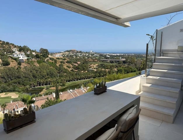 2 makuuhuone Kattohuoneisto myytävänä paikassa La Quinta, Benahavís - 885 000 € (Ref: 10051539)