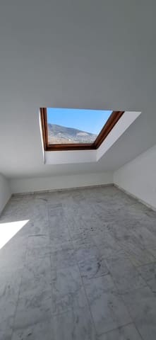 4 makuuhuone Omakotitalo myytävänä paikassa Benalmádena - 460 000 € (Ref: 10051544)