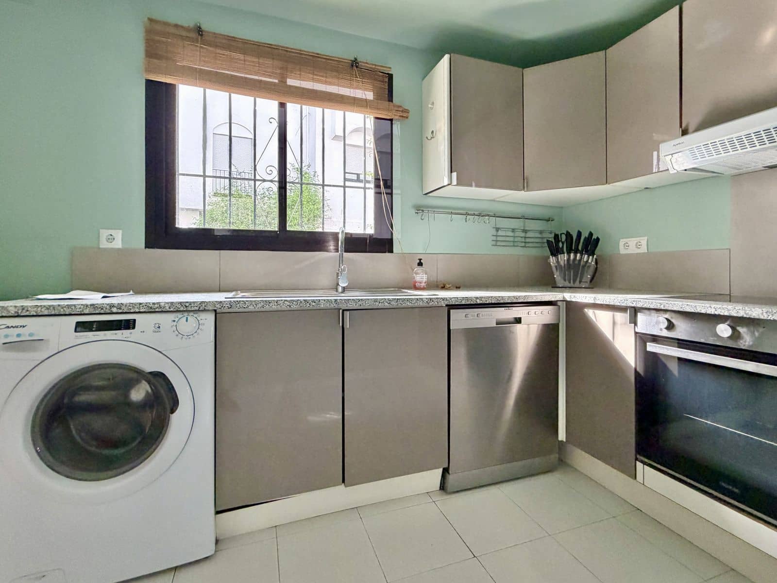 3 makuuhuone Omakotitalo myytävänä paikassa Guadalmina - 675 000 € (Ref: 10051547)