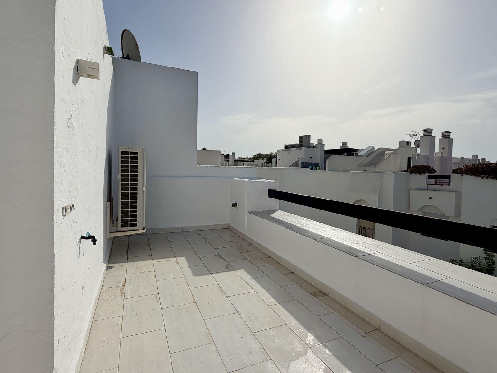 3 makuuhuone Omakotitalo myytävänä paikassa Guadalmina - 675 000 € (Ref: 10051547)