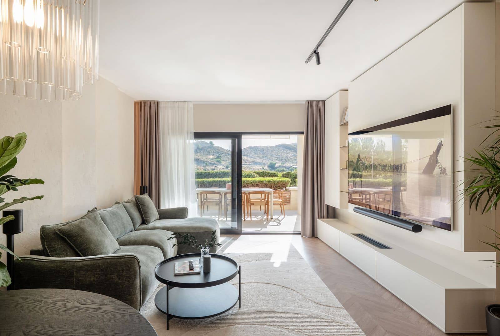 4 bedroom Apartment for sale in Benahavis - € 1,970,000 (Ref: 10051552)