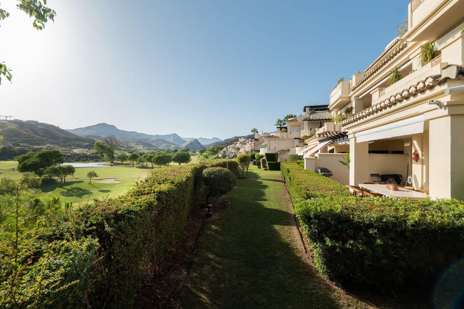 4 bedroom Apartment for sale in Benahavis - € 1,970,000 (Ref: 10051552)