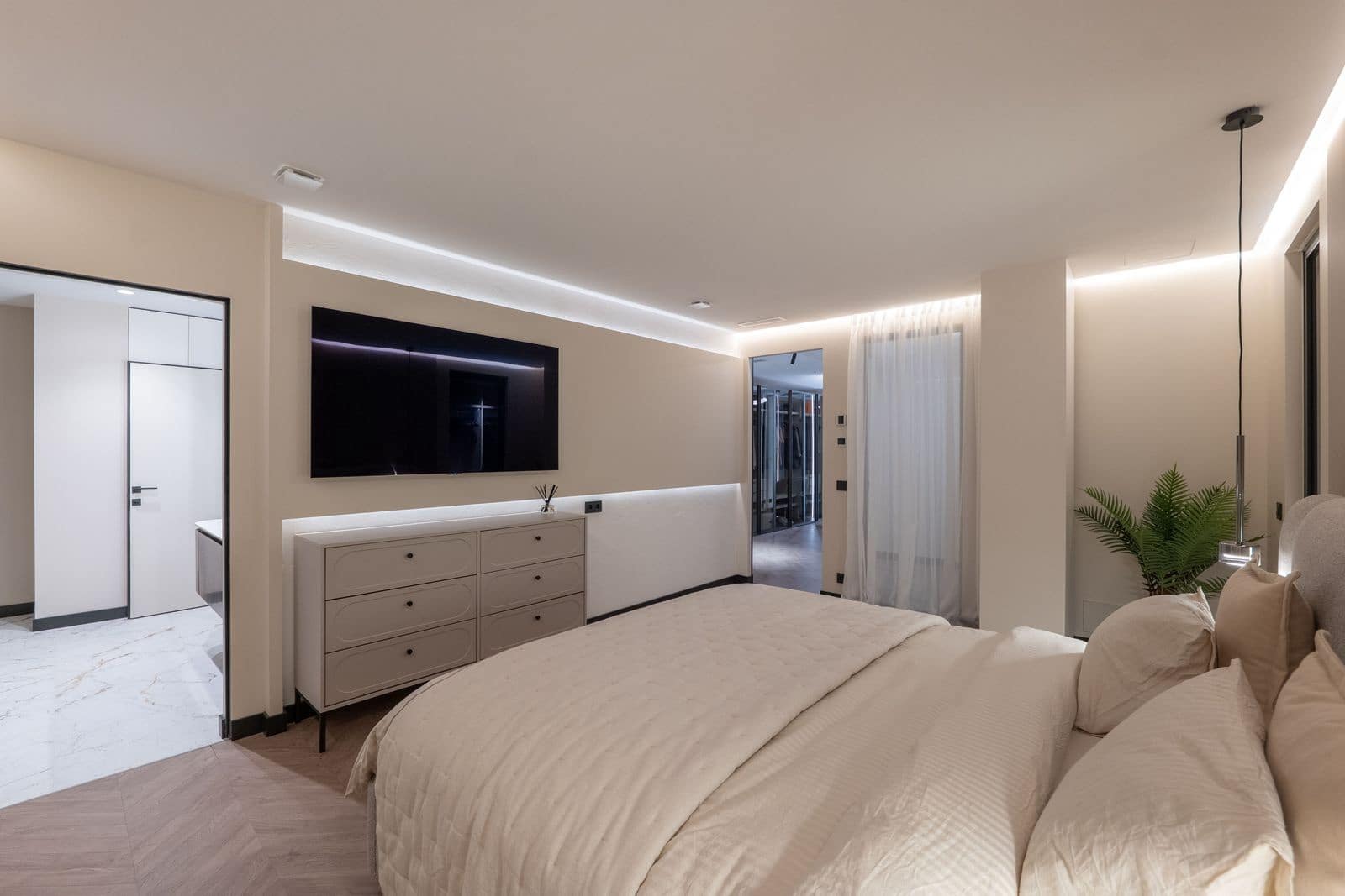4 bedroom Apartment for sale in Benahavis - € 1,970,000 (Ref: 10051552)