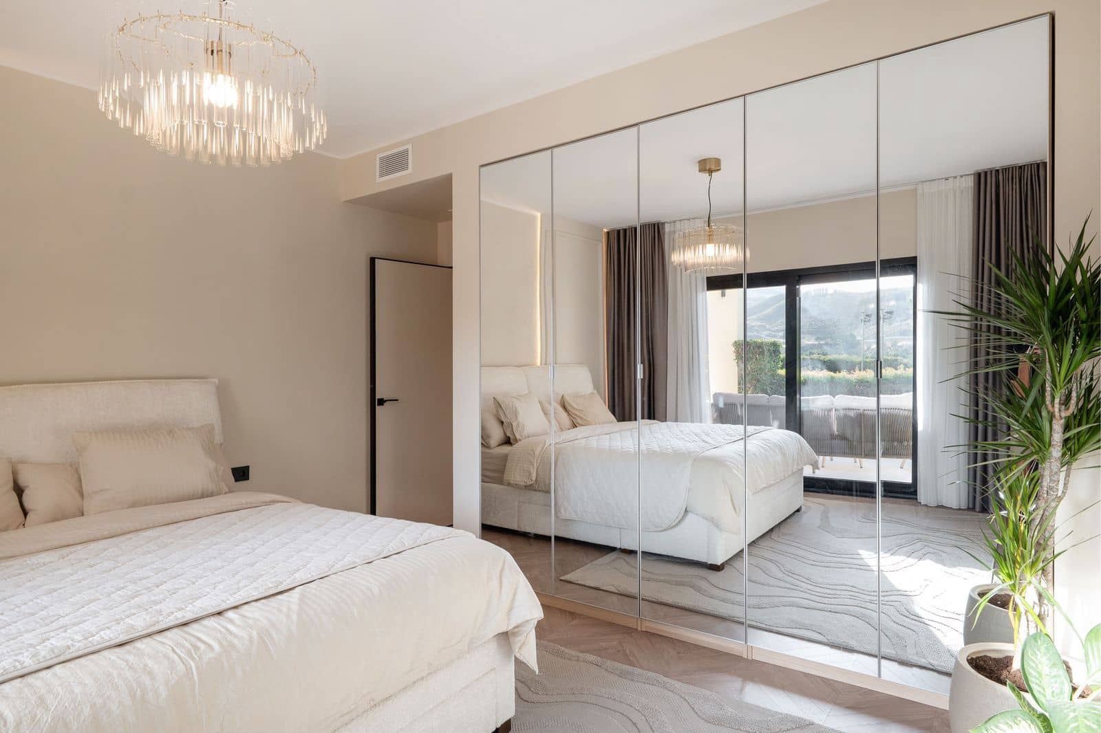 4 bedroom Apartment for sale in Benahavis - € 1,970,000 (Ref: 10051552)