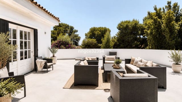 5 sovrum Takvåning till salu i El Paraiso, Estepona - 399 000 € (Ref: 10051555)