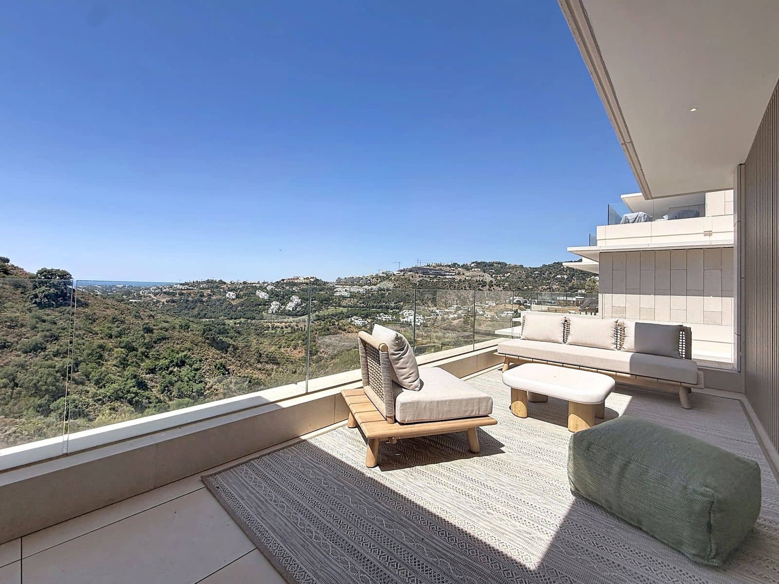 3 bedroom Penthouse for sale in Benahavis - € 1,600,000 (Ref: 10051562)